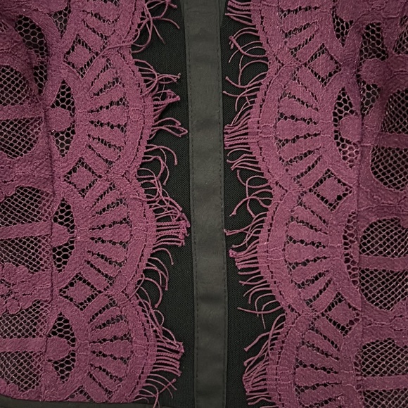 BEBE Melania lace romper NWT - Picture 4 of 4